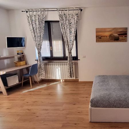 Il Gatto Stanco B&B Арона Екстер'єр фото
